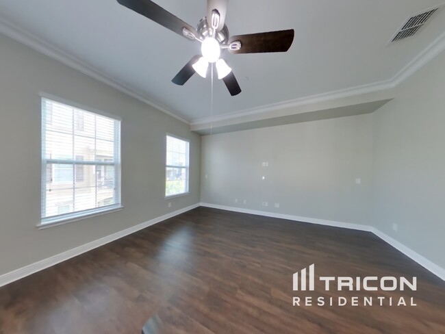 Foto del edificio - 555 Edgerly Pl