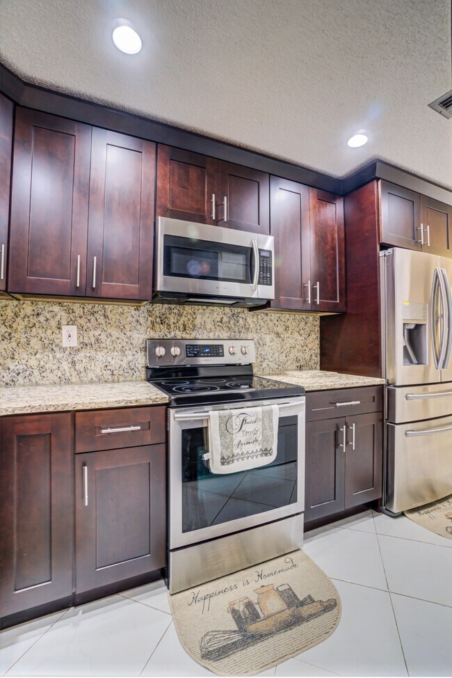 Building Photo - 5820 Sugar Palm Ct