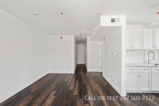 Building Photo - Newly built 1BR apartment available for De...