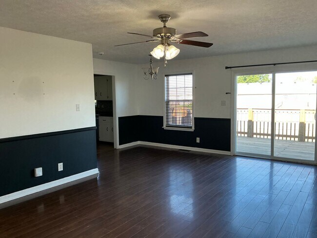 Building Photo - 714 Shetland Dr