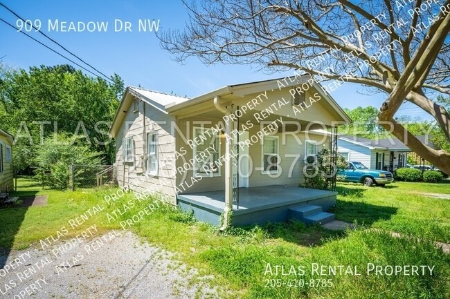 Building Photo - 909 Meadow Drive NW, Huntsville, AL 35816