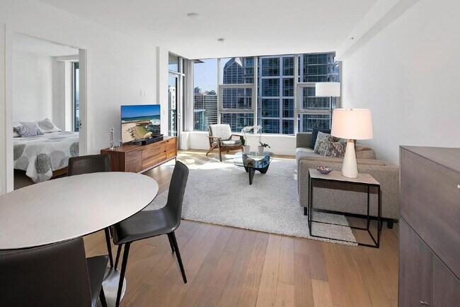 Foto del edificio - "Stunning 2-Bed, 2-Bath Urban Retreat with 1161 Sq Ft of Comfort in Downtown San Diego!"