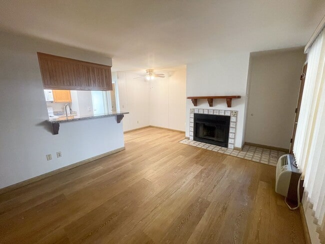 Foto del edificio - University Heights Ground Level with enclosed patio