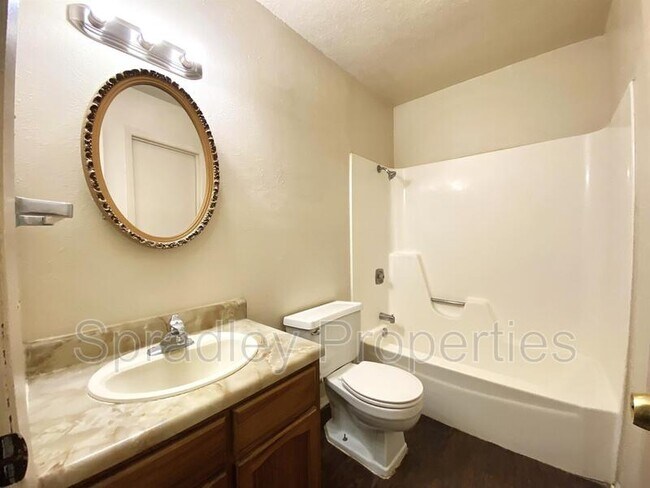 Building Photo - 2302 Bunker Hill Dr