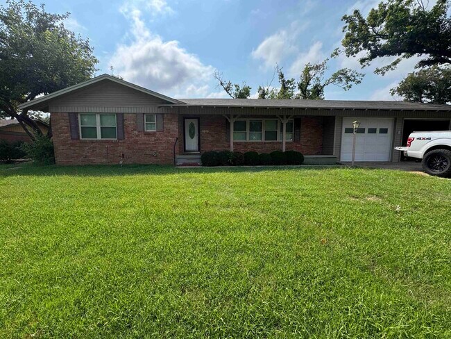 Building Photo - 1516 Rita Ln