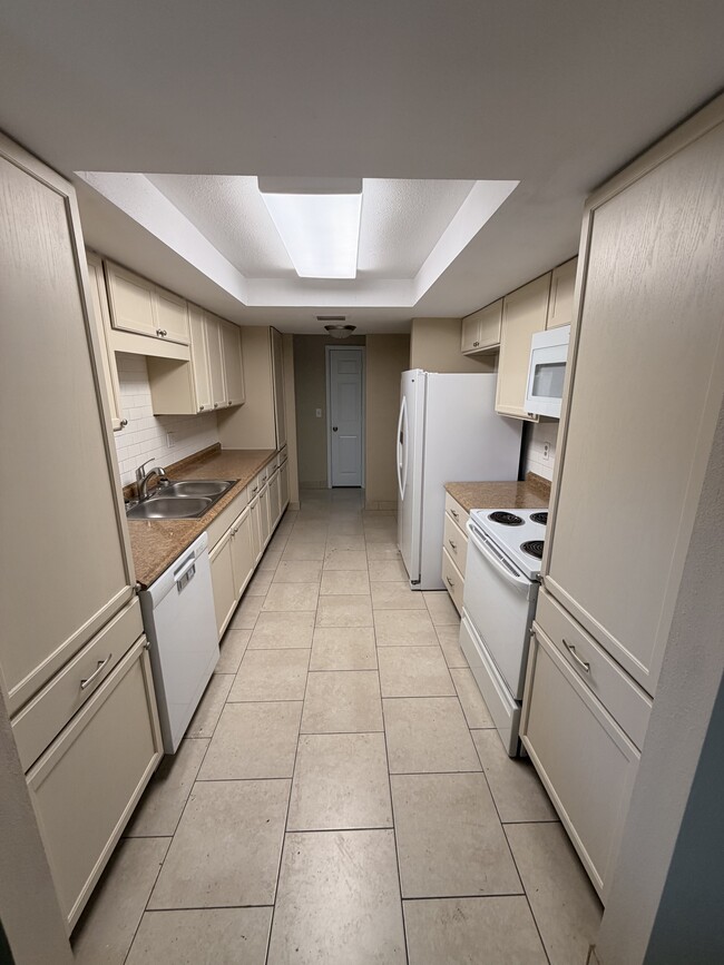 Building Photo - 10489 113th St N