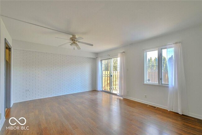 Foto del edificio - 8527 Canterbury Square E