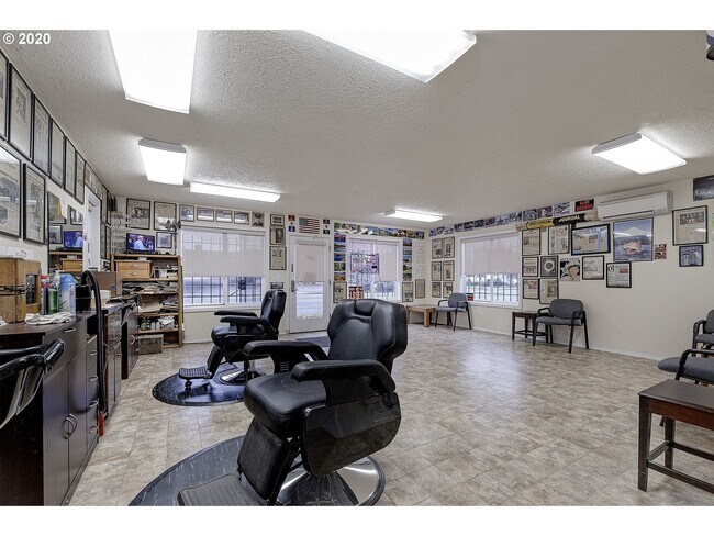 Building Photo - 5762 Southeast 82nd Avenue