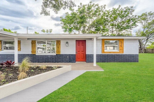 Building Photo - 4930 Fruitwood Loop