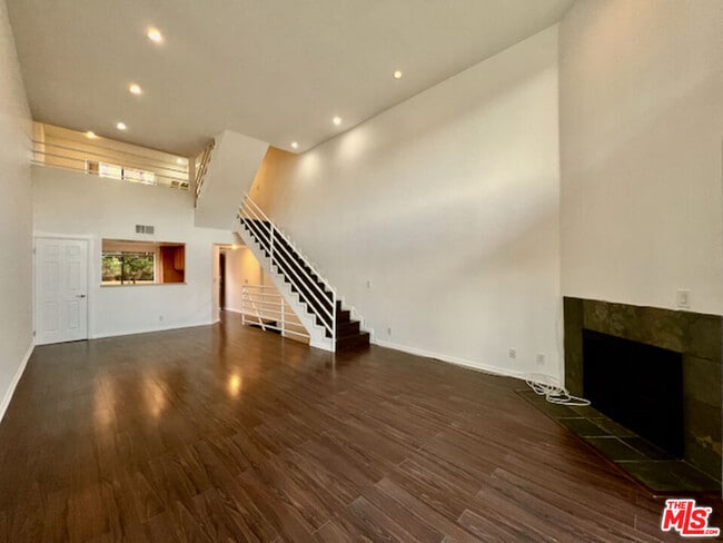 Building Photo - 3712 Evans St W