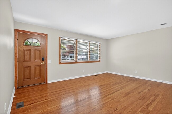 Building Photo - 81 Tom Sawyer Dr