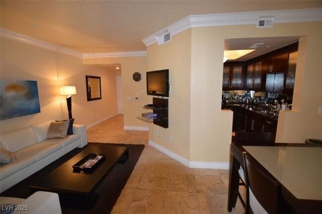 Building Photo - 230 E Flamingo Rd