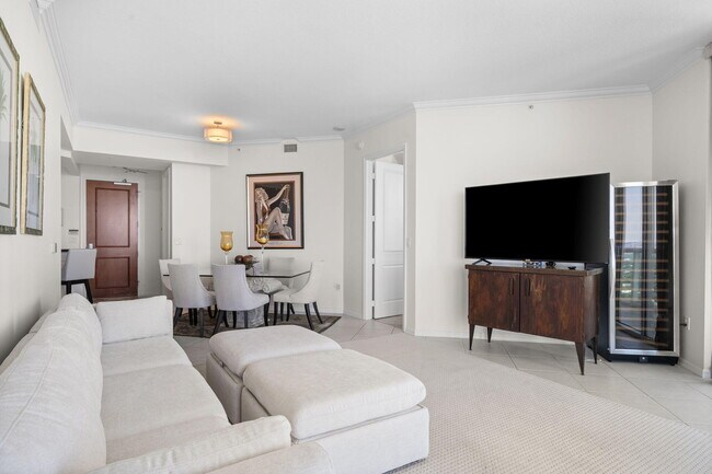 Foto del edificio - 347 N New River Dr E