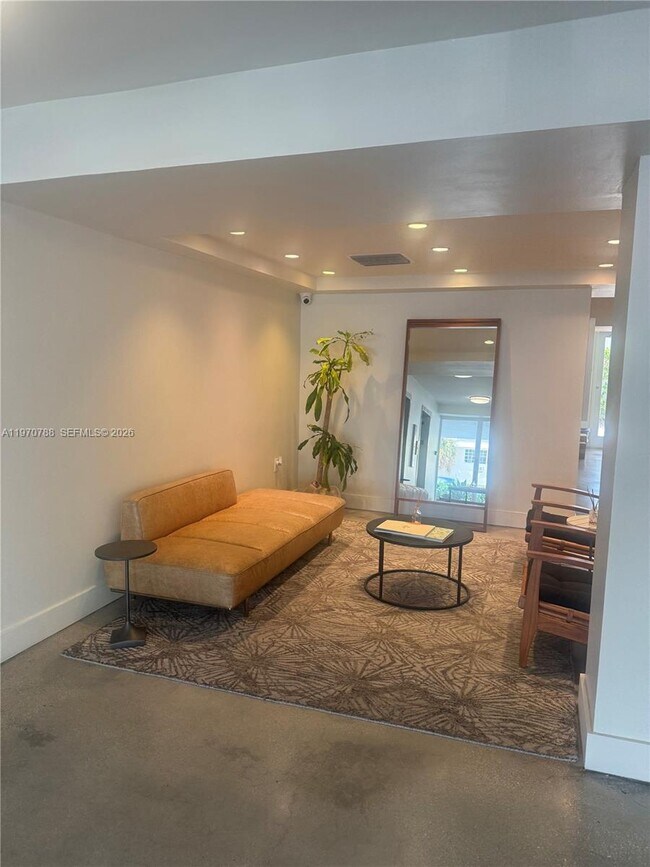 Foto del edificio - 7928 West Dr