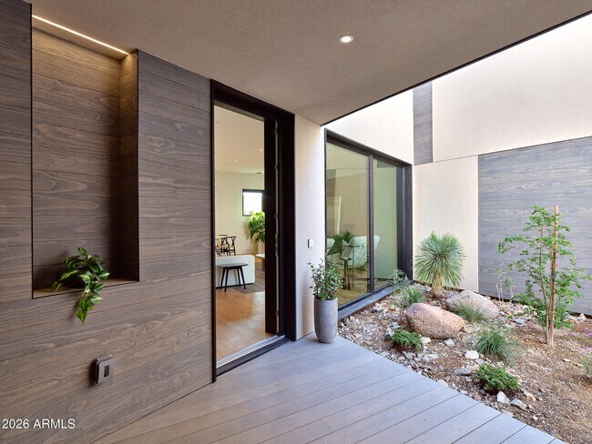 Foto del edificio - 1740 E Ocotillo Rd
