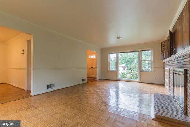 Foto del edificio - 9702 Bellevue Dr