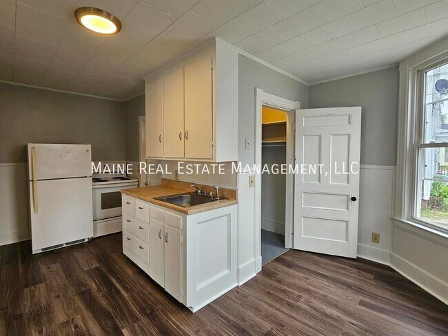 Foto del edificio - 31-33 Pine St. Unit
