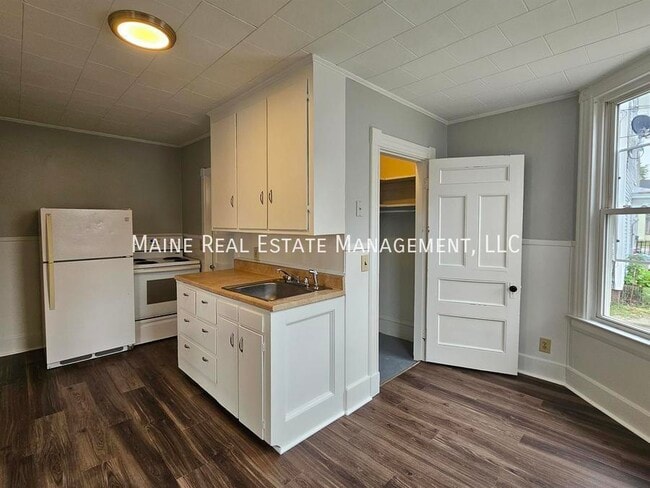 Building Photo - 31-33 Pine St. Unit