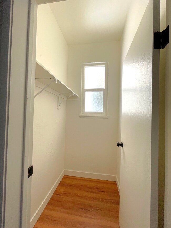 Foto del edificio - 1923 West St