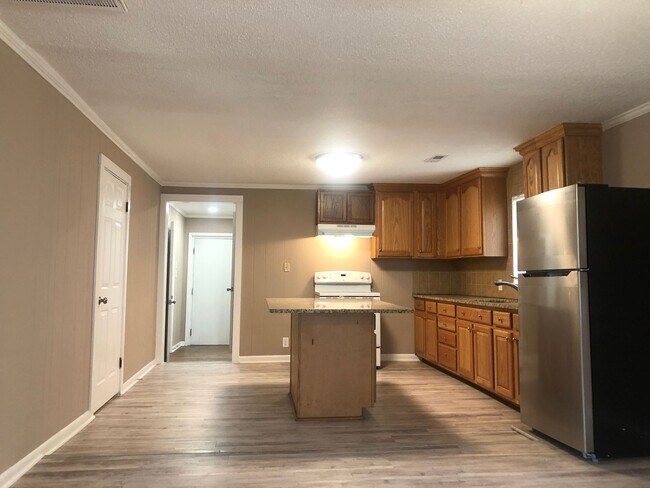 Building Photo - Move in Ready!