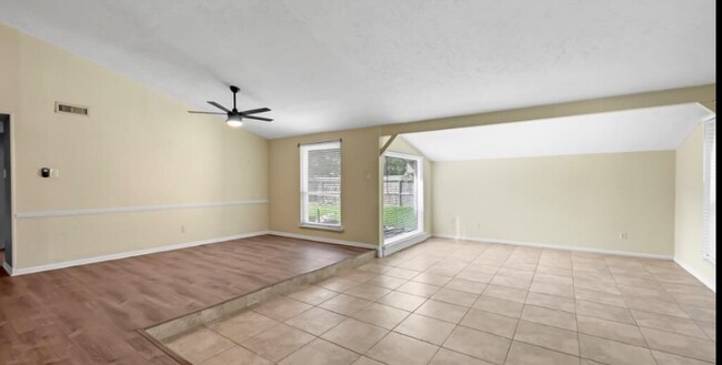 Building Photo - 2239 Fairgreen Dr