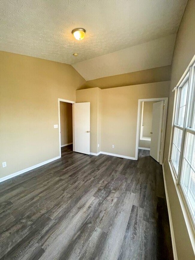 Building Photo - Move-In Ready 3BR Home in Columbus with 2 Car Garage & Stylish Upgrades