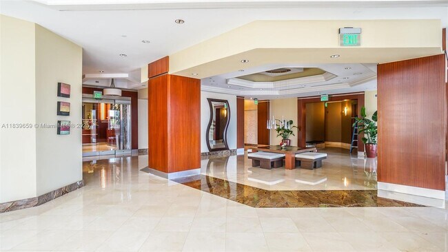 Foto del edificio - 4779 Collins Ave