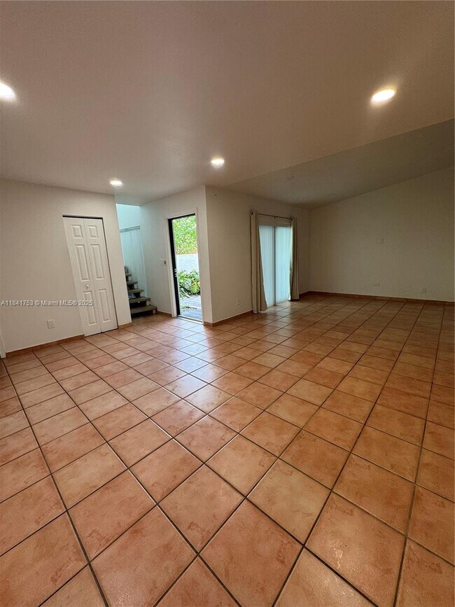 Foto del edificio - 6929 SW 109th Pl