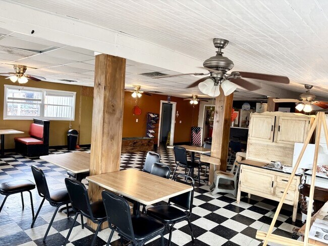 Foto del edificio - 1016 Brewer Rd