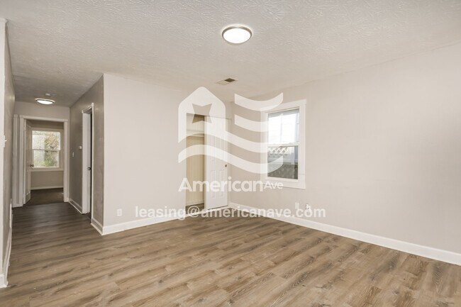 Foto del edificio - 1107 Tennyson Ave
