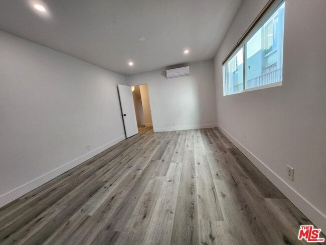 Building Photo - 1951 Selby Ave