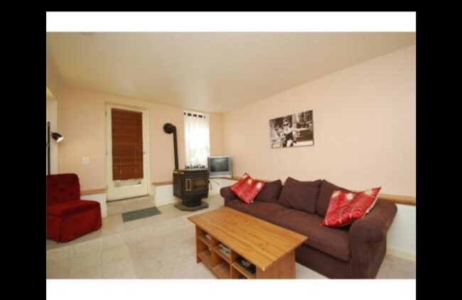 Foto del edificio - 28 Symphony Rd