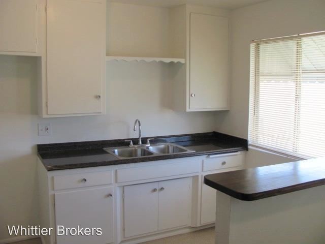 Building Photo - 10060 Laurel Ave