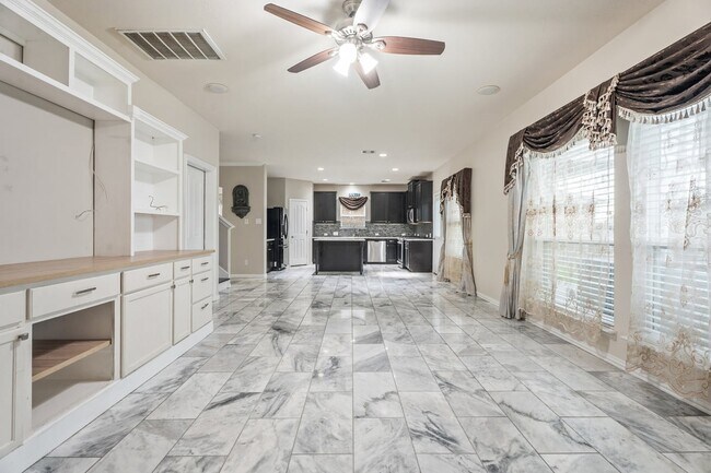 Foto del edificio - 6605 Fallen Breeze Ln