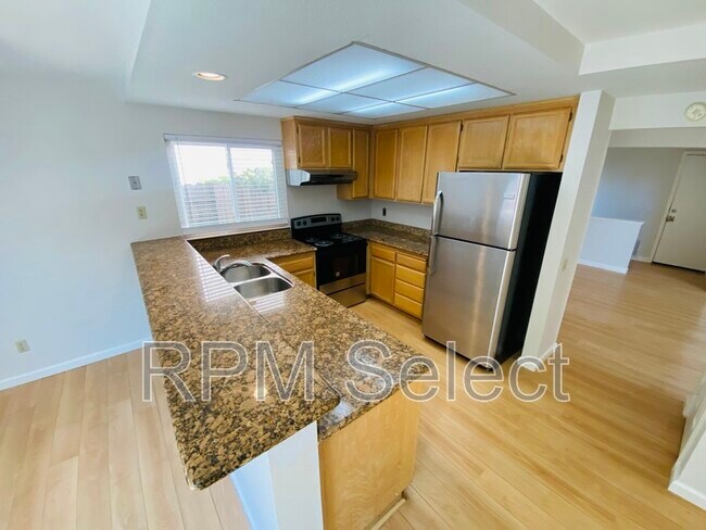 Building Photo - 1060 Burnham Dr