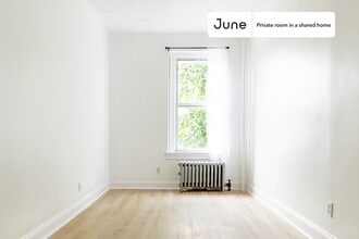 Building Photo - Private bedroom in 4 bed/1 bath Home