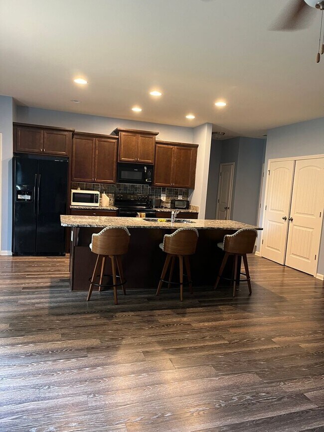 Foto del edificio - 1021 Parkers Cv