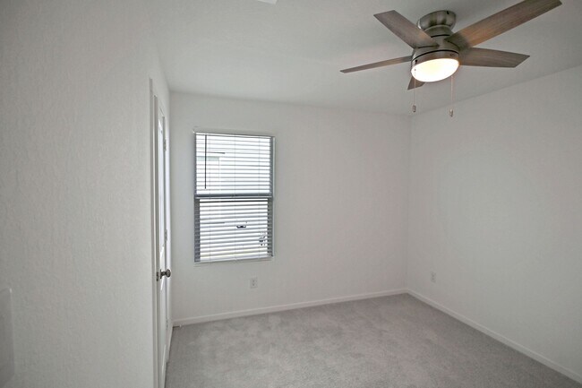 Foto del edificio - 7363 Orange Sapphire