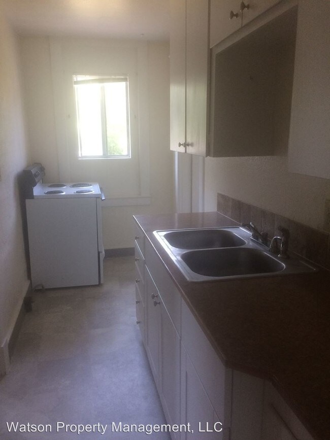 Building Photo - 1 br, 1 bath Apartment - 2210 C Street