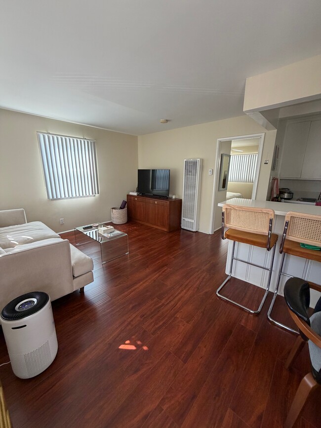 Foto del edificio - 1240 S Westgate Ave