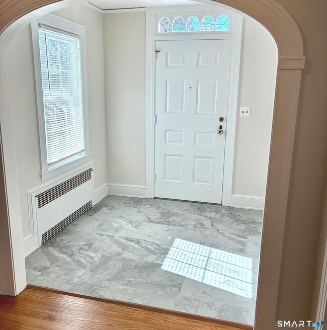 Foto del edificio - 302 Quaker Ln N