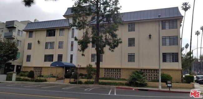 Photo - 456 S Harvard Blvd Apartment
