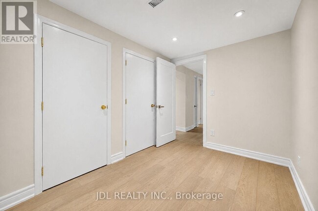 Building Photo - 6 Willowgate Dr