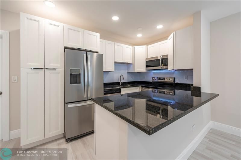 Foto principal - 628 NE 8th Ave