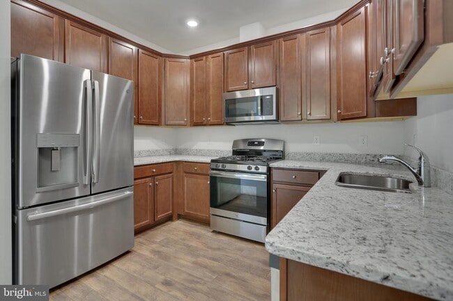 Building Photo - 323 Kramer Ct