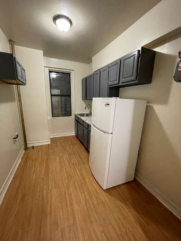 Foto del edificio - 3210 Kingsbridge Ave