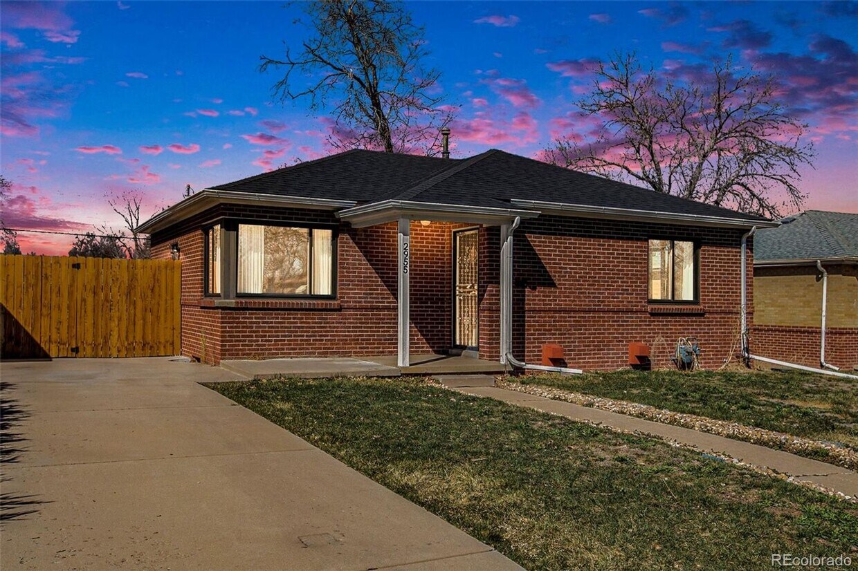 Primary Photo - 3 Bed, 2 Bath Home in Denver