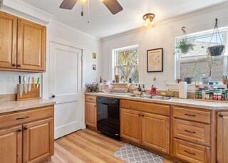 Foto del edificio - 227 Corey Rd