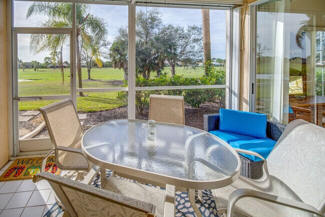 Foto del edificio - 9851 Costa Mesa Ln