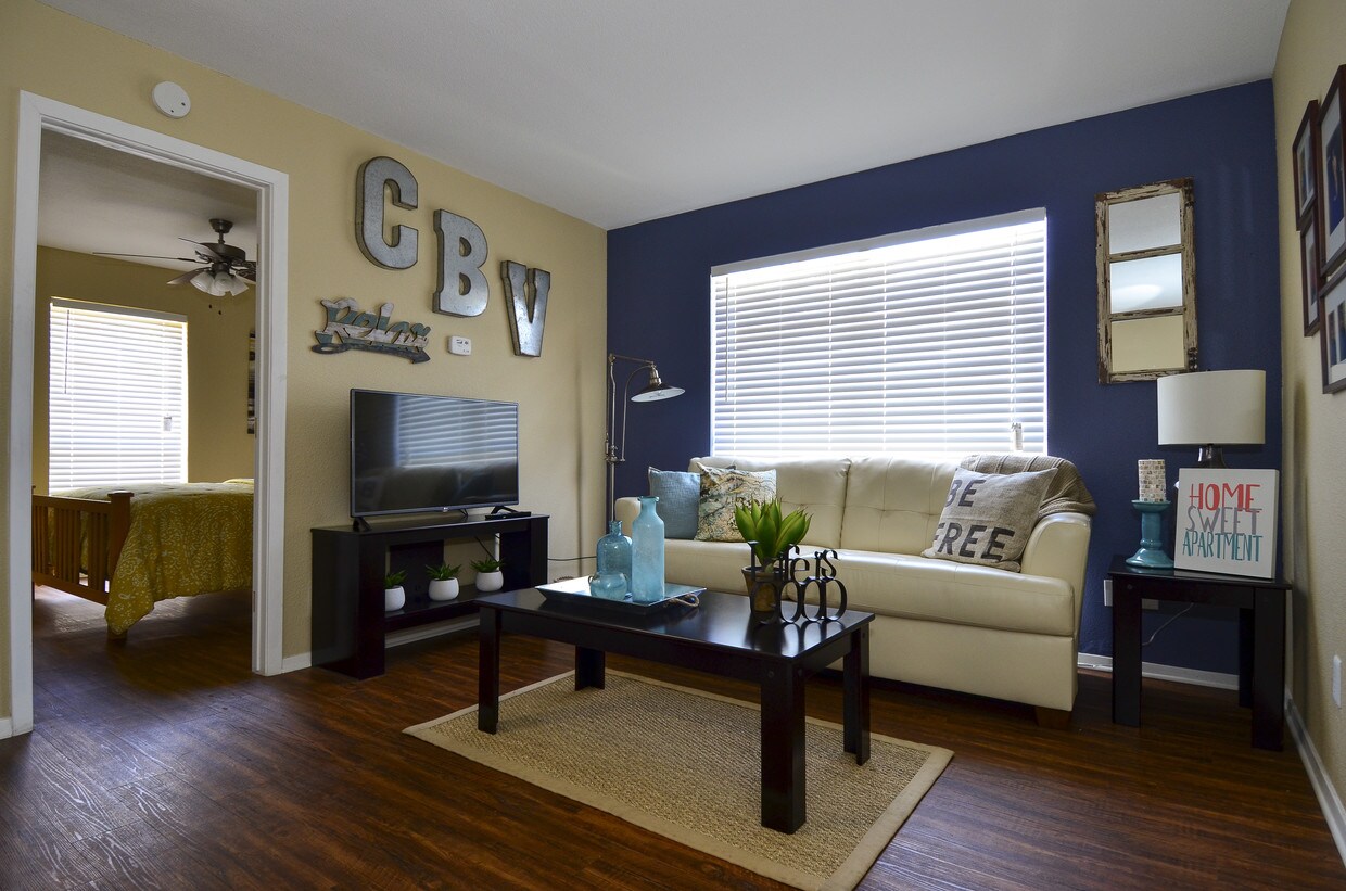 City Base Vista Apartments in San Antonio, TX